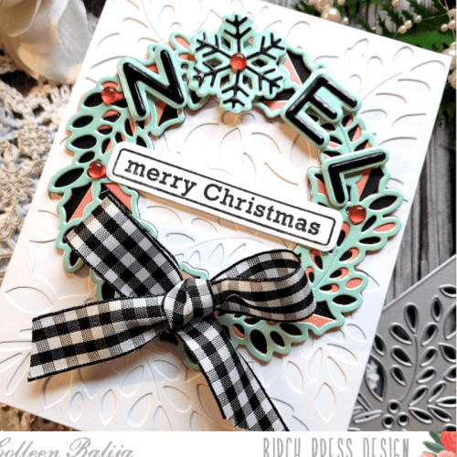 Holly Wreath Plate Layer Set